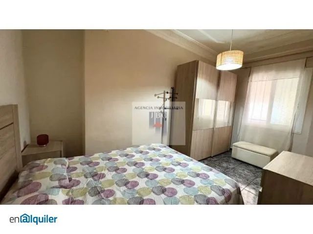 Chambres - Studio with Balcony in Ensanche Area