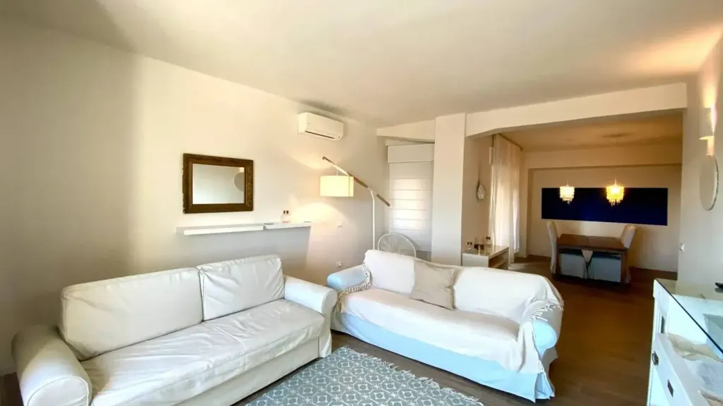 Elutuba - Seafront Apartment with Balcony in Taggia