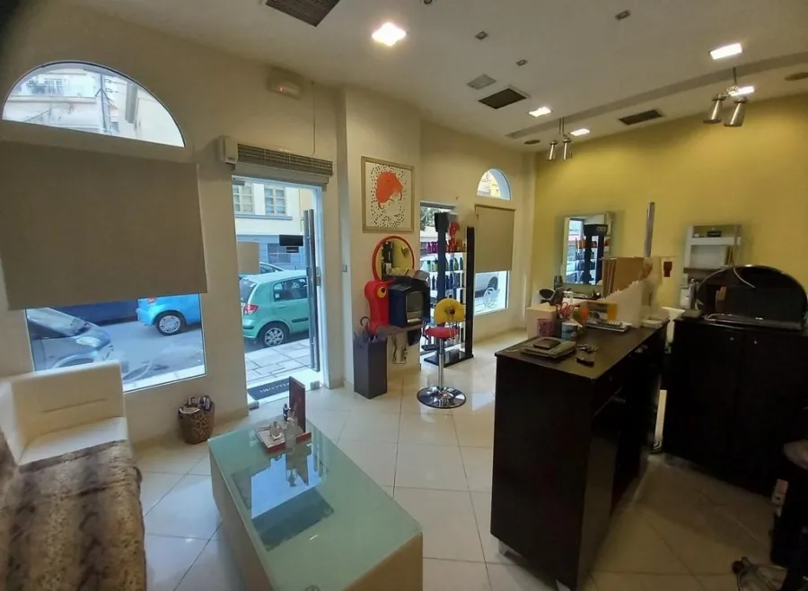 Toad - Retail Unit with Workspace in Serres Centre