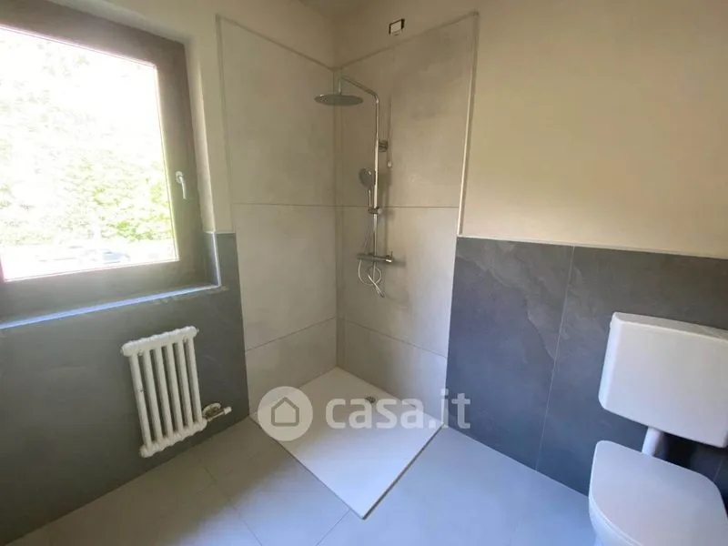 Salles de bain - Newly Built Apartment with Balcony in Verrès
