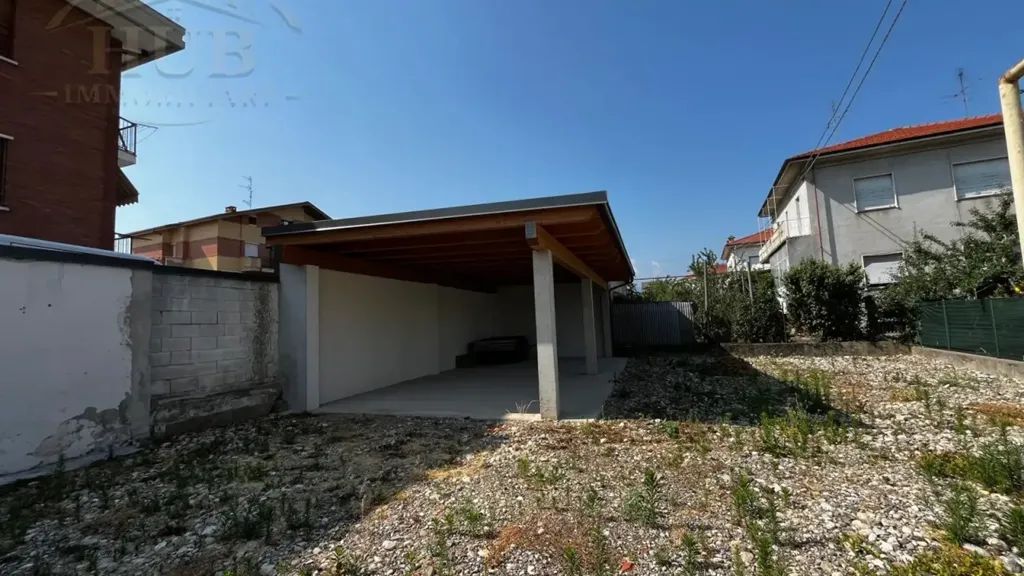 Giardino - Appartamento con terrazza e giardino a Cuneo