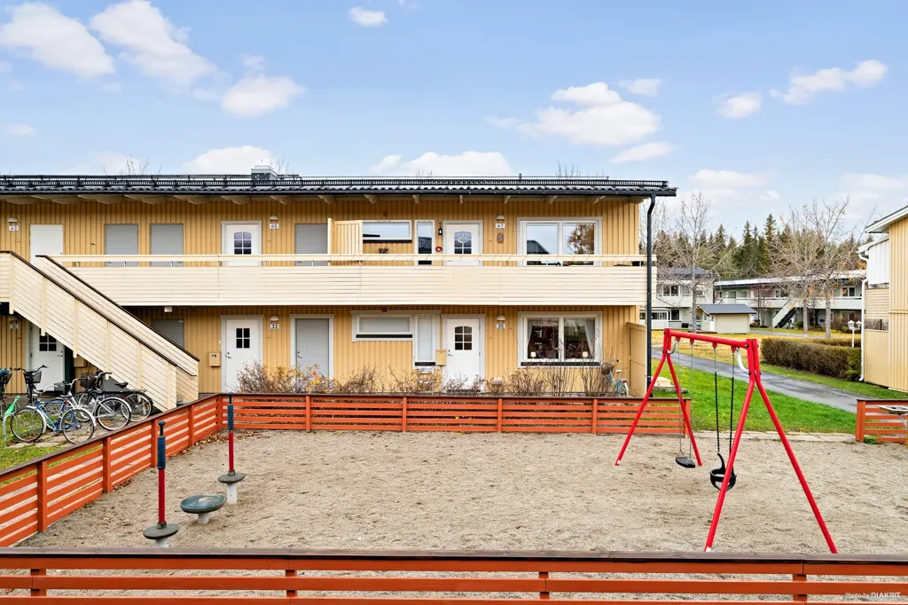 Välivaade - Corner Flat with Garden in Lillsjön