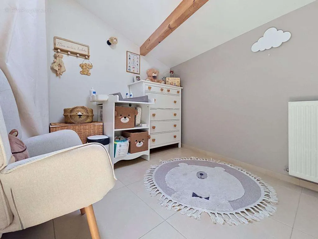 Magamistoad - Duplex Apartment with Private Parking in Central Location