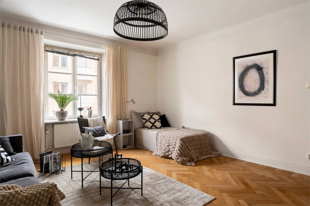 Living Room - 1930s Charm Flat in Haga Norra, Solna