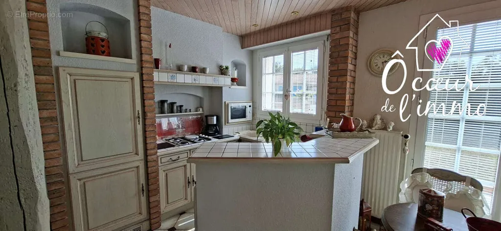 6-toaline maja asukohas La Renaudiere