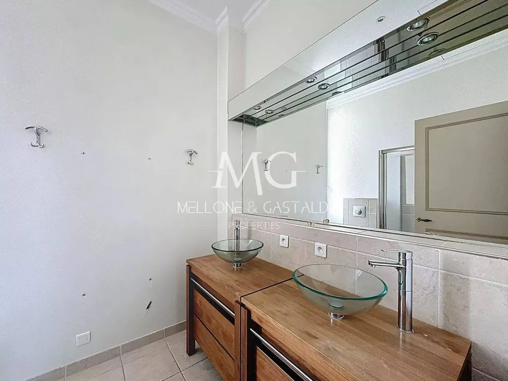 Bagni - Luxury Apartment with Private Garden in Cannes