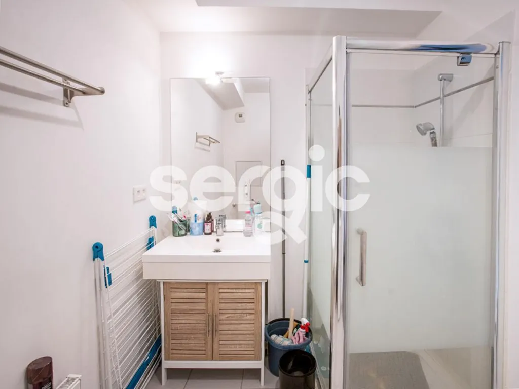 Salles de bain - Studio à la Gare de Pontoise avec Parking