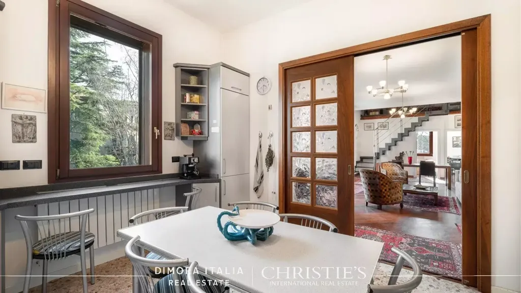 9-room apartment in IT
