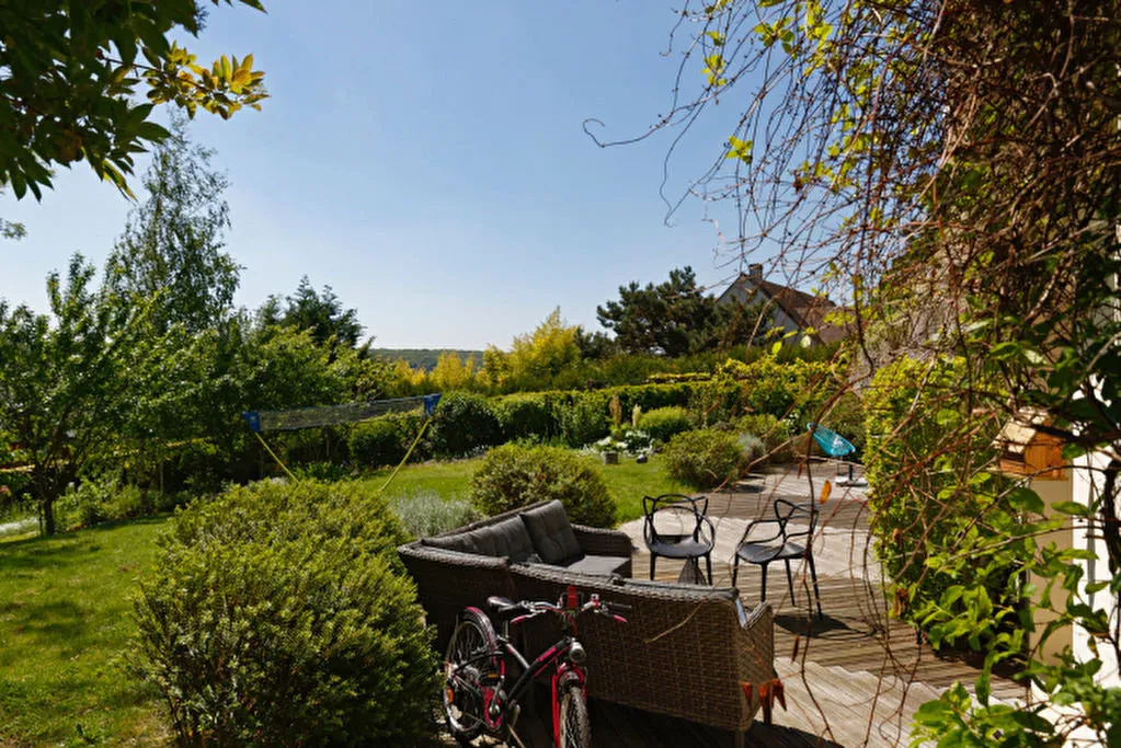 Jardin - Villa de 10 Pièces avec Jardin à Chambourcy