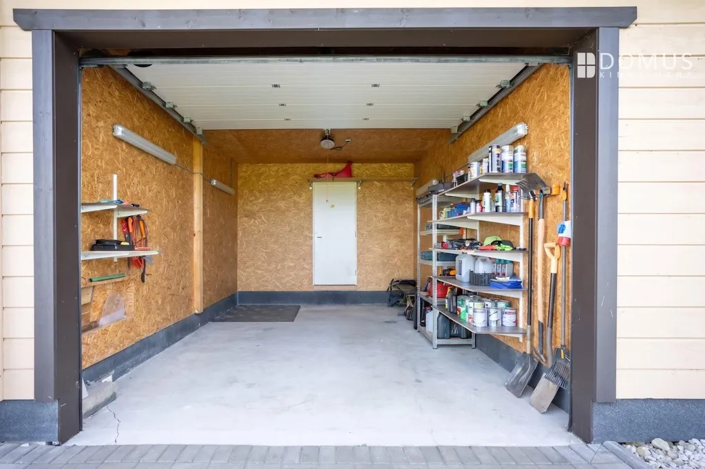 Garage - Recently Rented Detached House with Garage in Võllinge