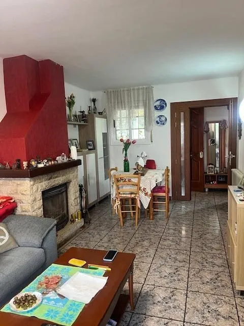 Casa adosada con terraza y vistas en sureste