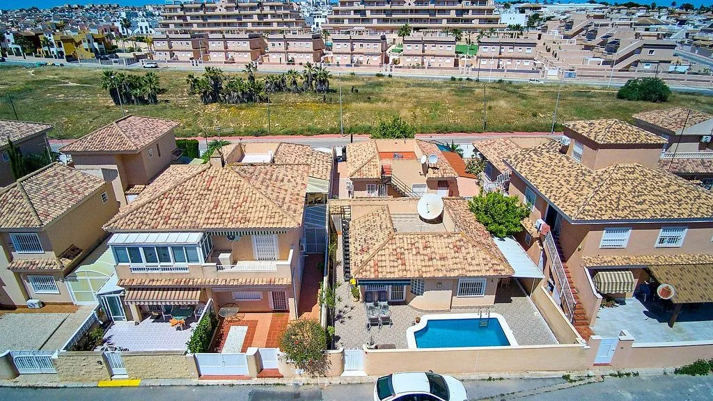 Vue aérienne - Chalet with Pool and Terrace in Punta Prima