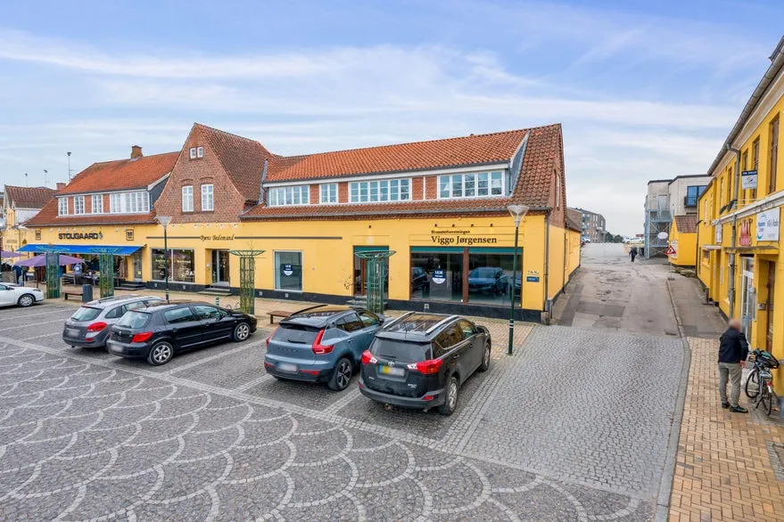 Extérieur - Retail Unit with High Visibility in Helsinge