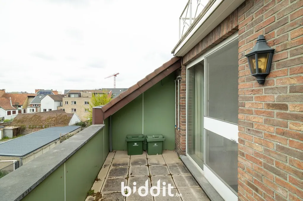 Balcon - Appartement de 2 Façades avec Visite Virtuelle au Centre