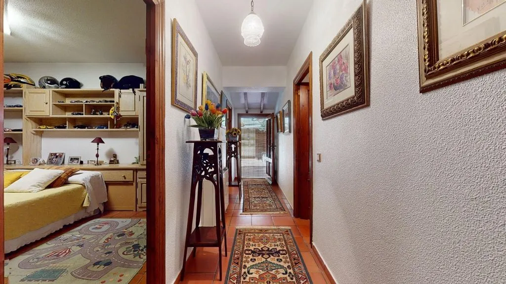 Esik - Detached House with Pool in Elche