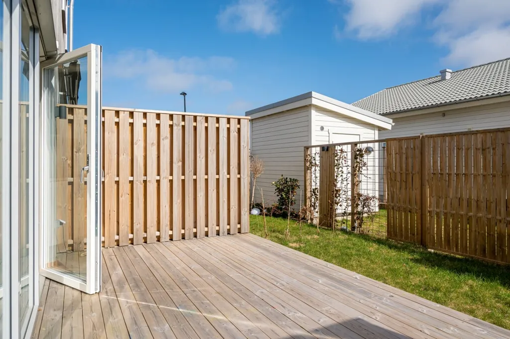 Jardin - Modern Flat with South Terrace in Allarps Terrasser