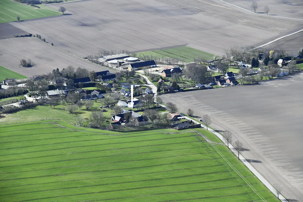Õhuvaade - Classic Farmhouse with Stable in Kosterslev