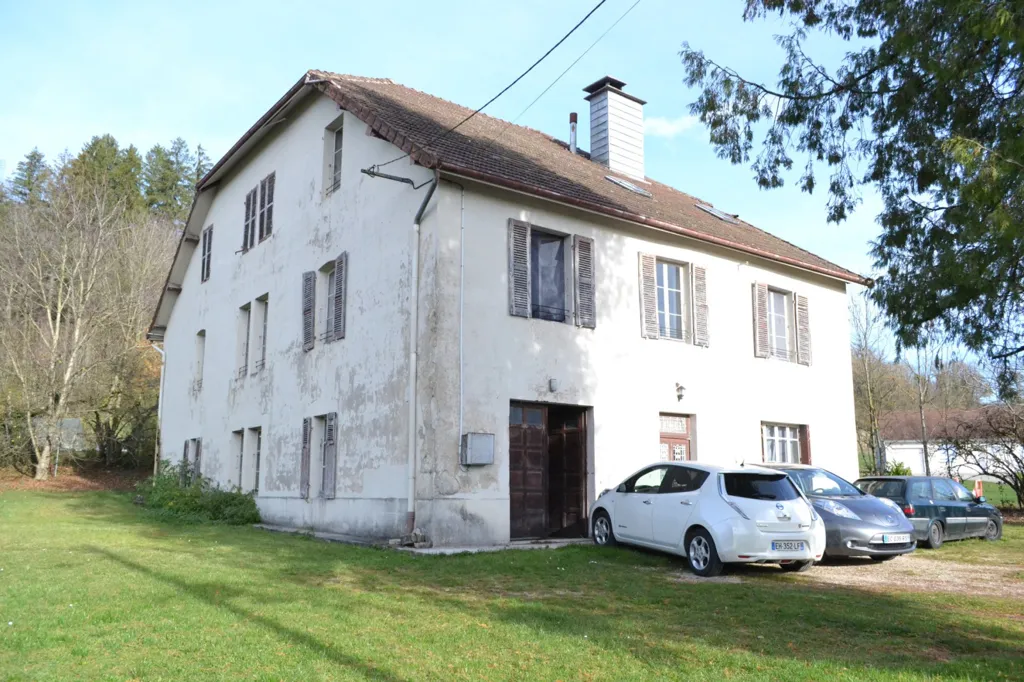 Välivaade - Historic Building with Potential in Soucia