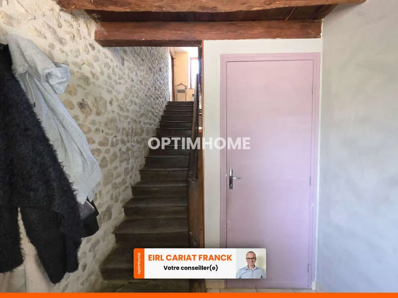 Esik - Country House with Amenity Potential in Creuse