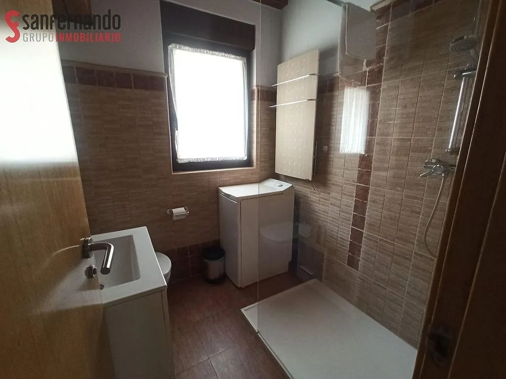 Salles de bain - 1-Bedroom Apartment with Terrace in Queveda