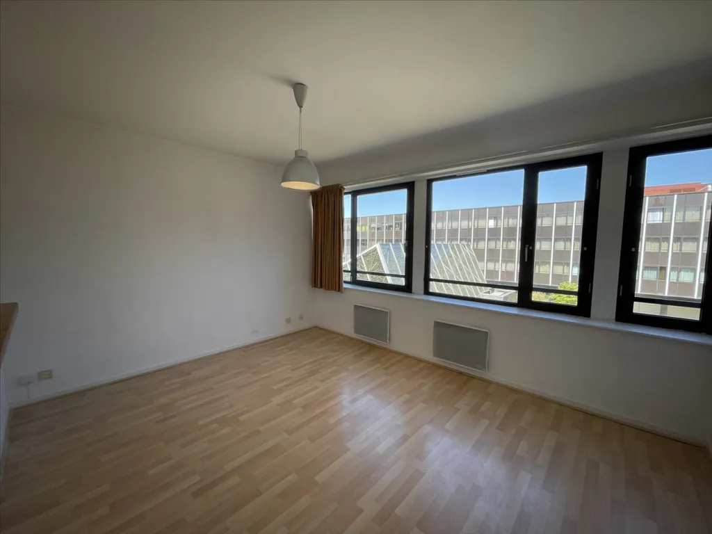 Appartement 3 pièces à FR