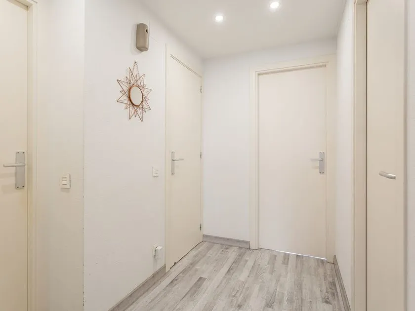 Esik - Bright Apartment with Garage in Pamplona