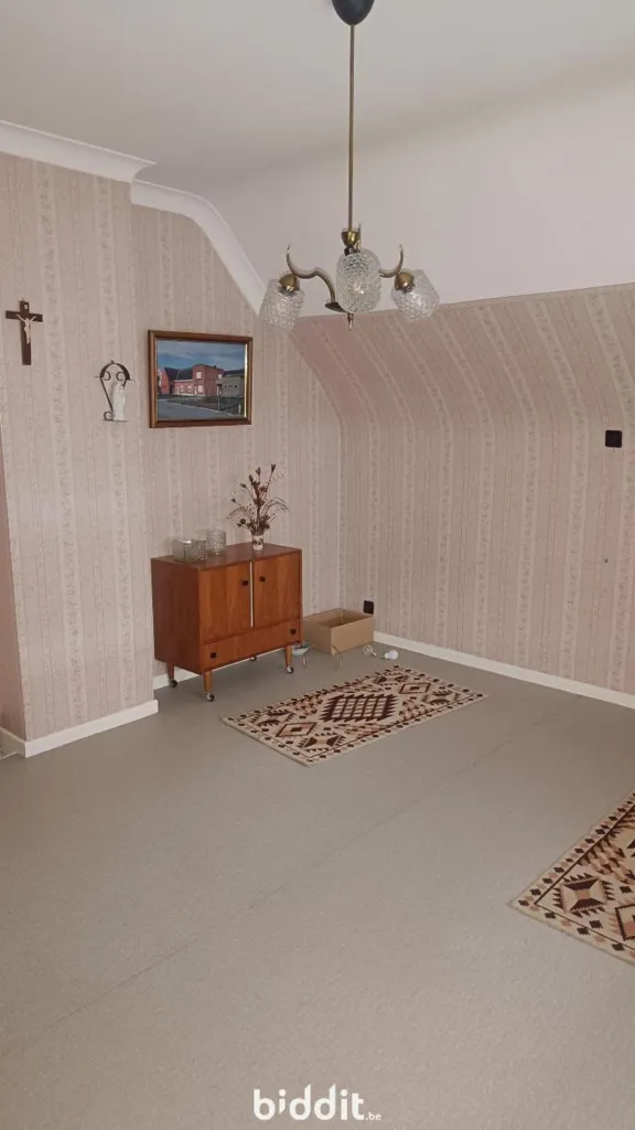 Elutuba - Detached House with Garden in Well-located Area
