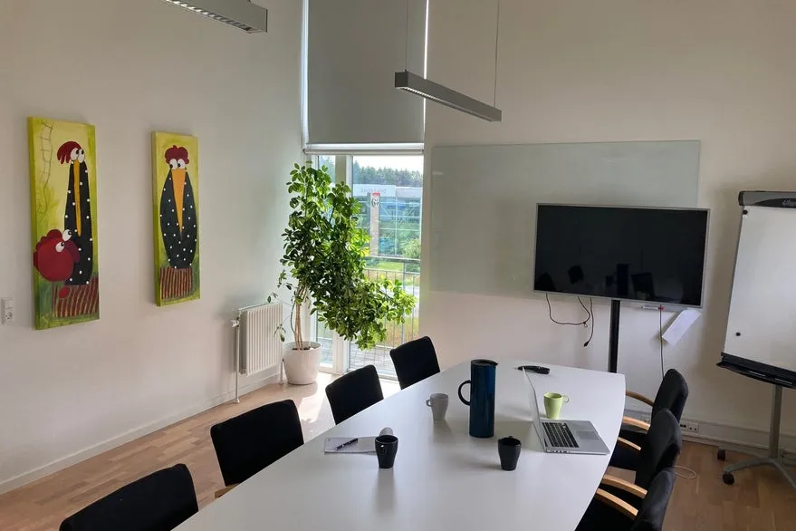 Bureau - Modern Office Space on Main Road in Vejen