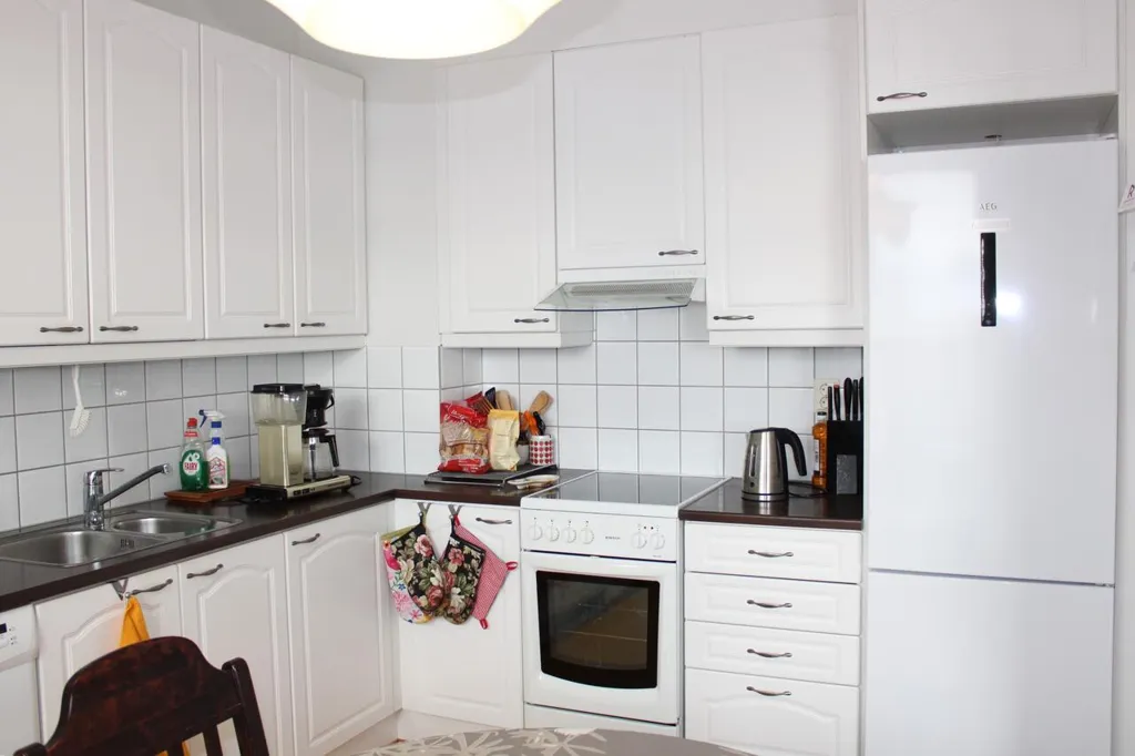 Cuisine - Apartment with Balcony in City Centre