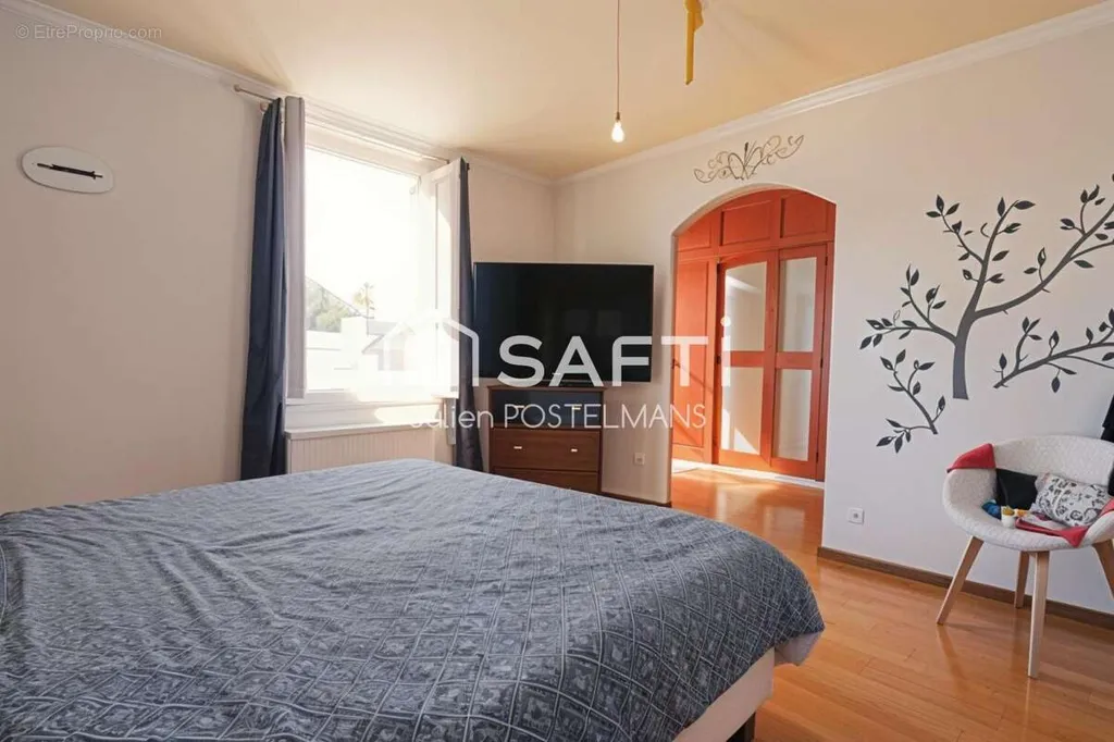 Chambres - Maison 8 pièces à Lisieux