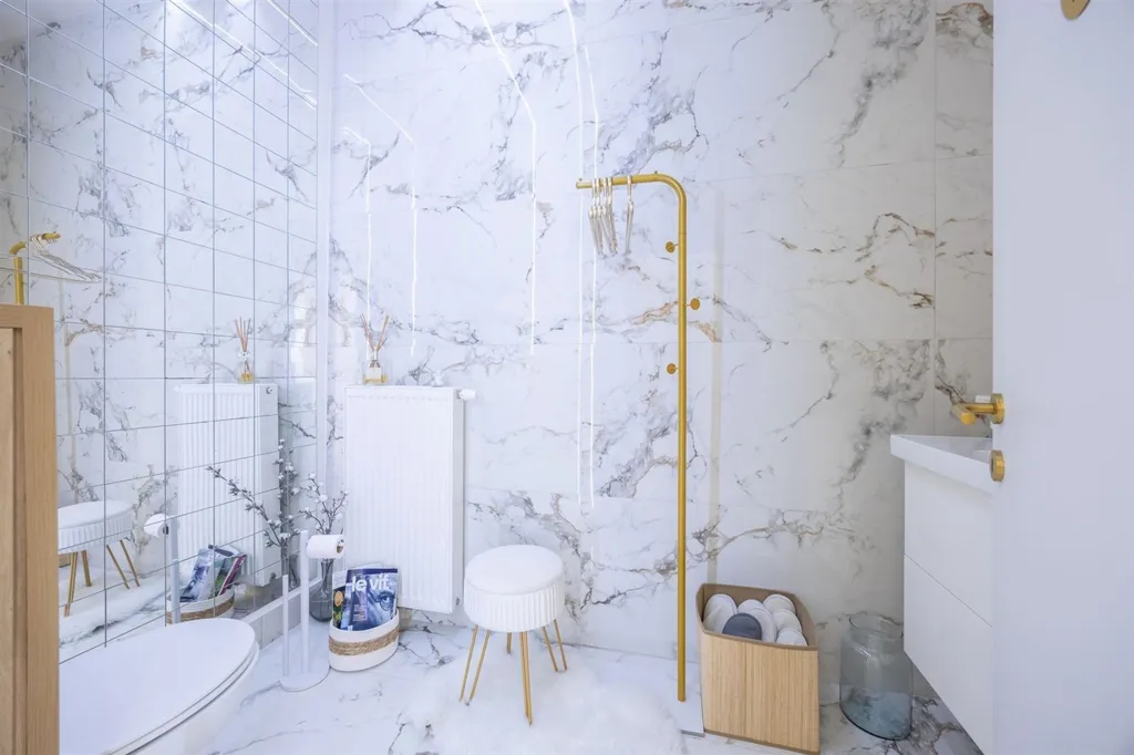 Bagni - Renovated Duplex/Triplex in Huy