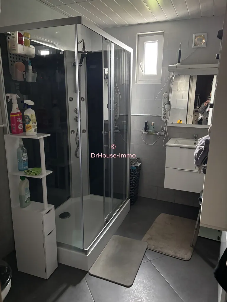 Salles de bain - Maison avec Jardin dans Quartier Calme à Wattrelos