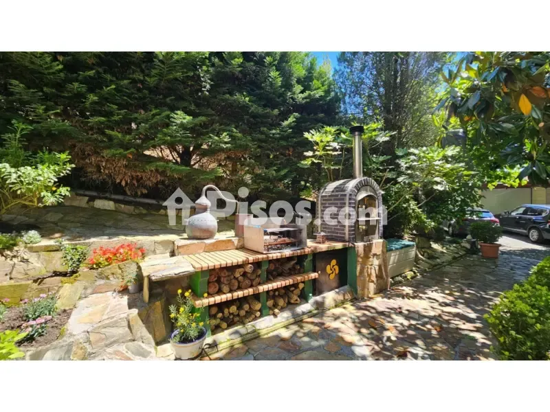 Terrace - Independent Villa with Private Pool in Gueñes
