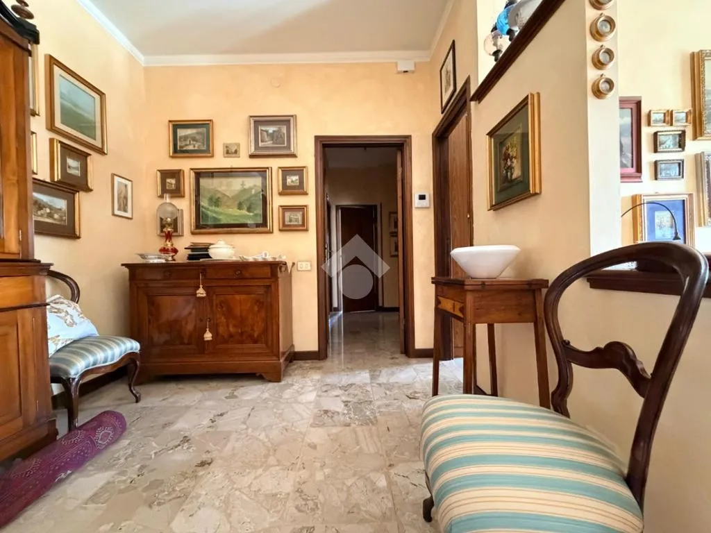 Ingresso - Trilocale with Balcony in Brescia