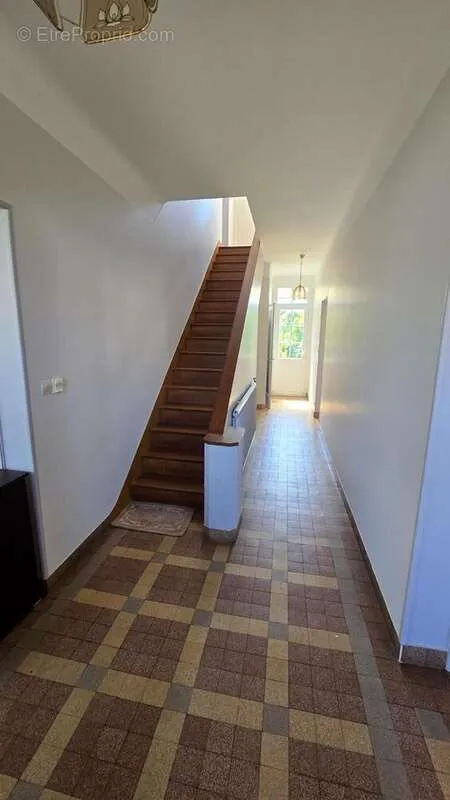 Pièces - Maison de Caractère avec Terrain Arboré à Bouresse