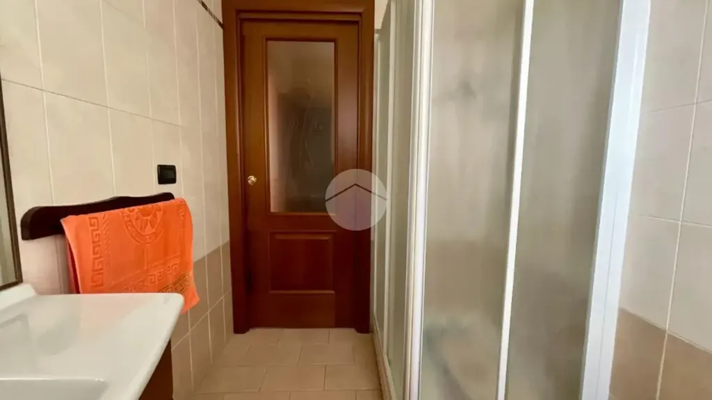 Salles de bain - Apartment with Private Garden in Leini