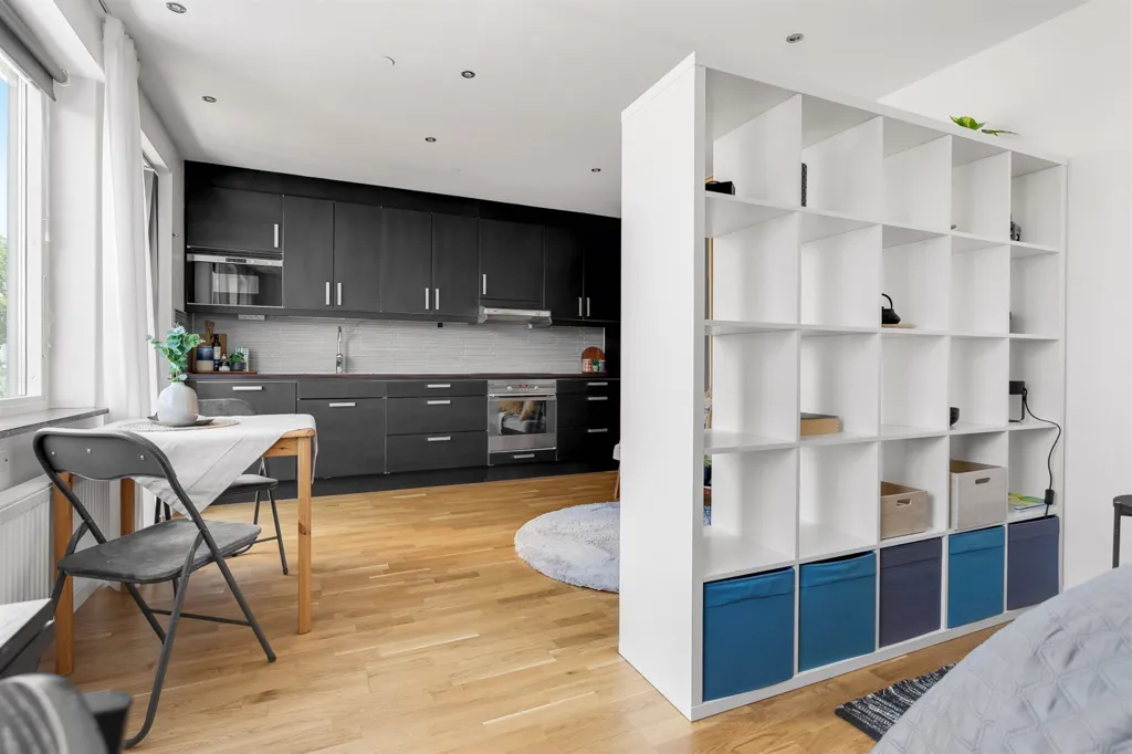 Soggiorno - Terrace Flat with South-West Balcony in Sundbyberg