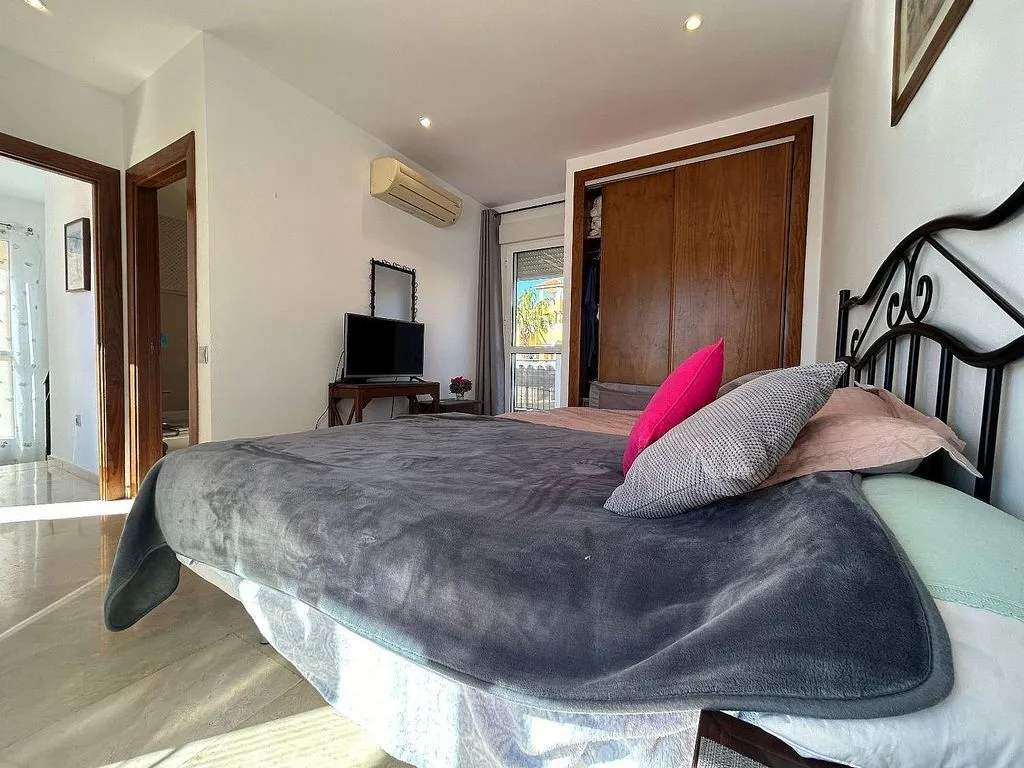 Bedrooms - Semi-detached House with Pool in Las Salinas