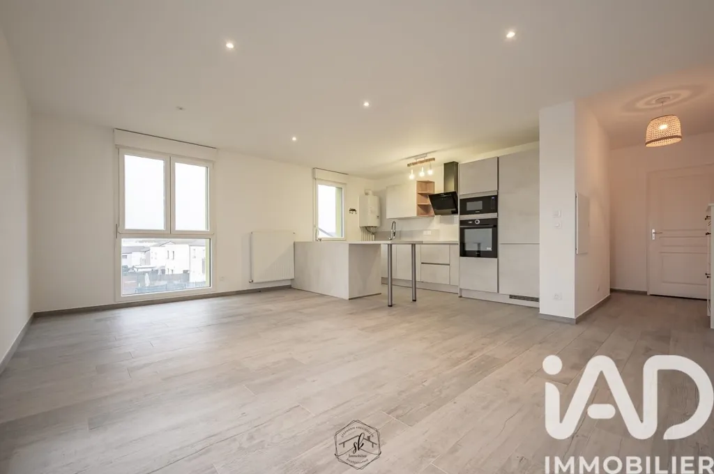 Köök - Apartment with Balcony in Guénange