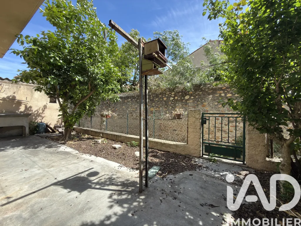 Aed - Traditional House with Balcony in Bompas