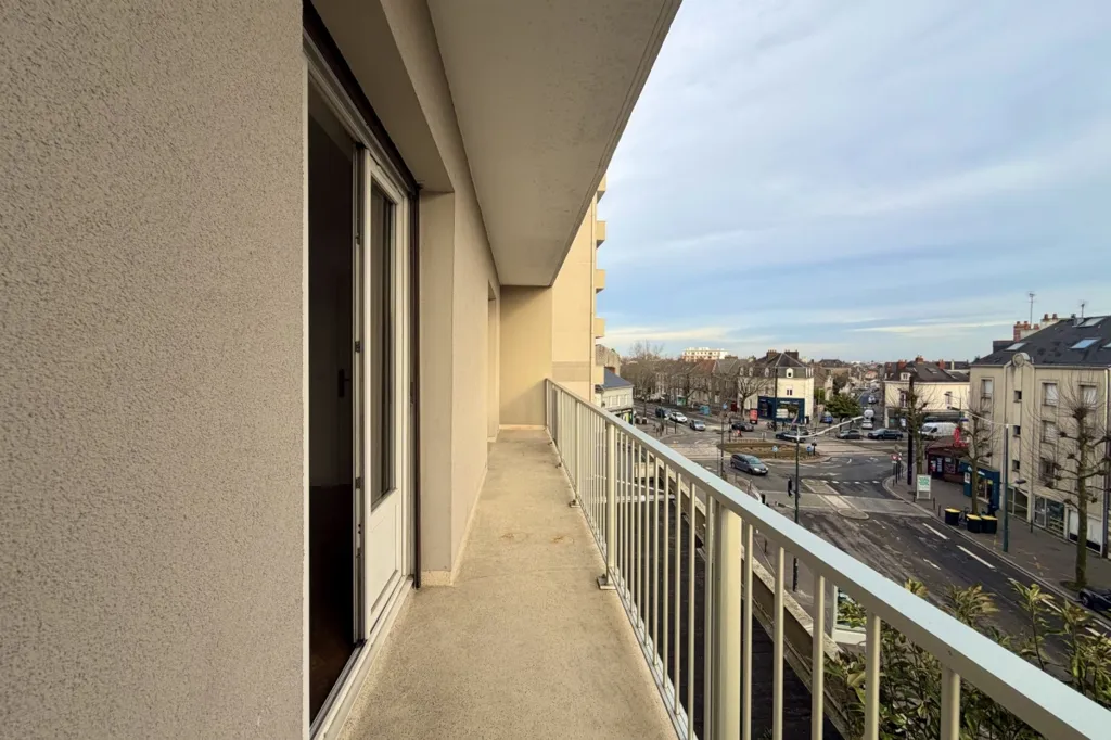Rõdu - Apartment with Balcony in Nantes