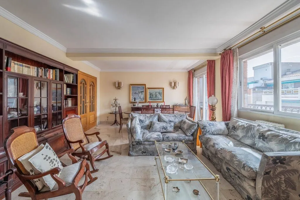 Elutuba - Luxury Flat with Balcony in Gran Capitán, Granada