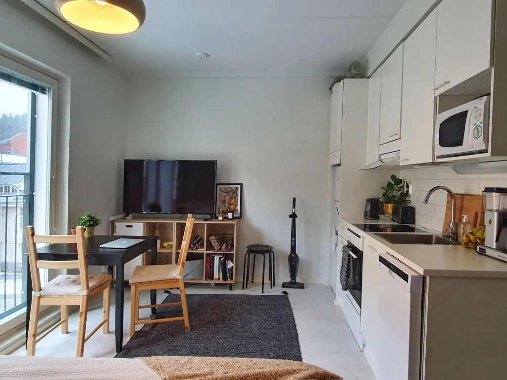 Köök - Modern Studio with Balcony in Jyväskylä Centre