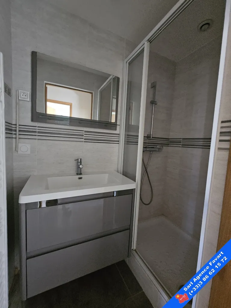 Vannitoad - Charming Flat in Joigny's Historic Centre
