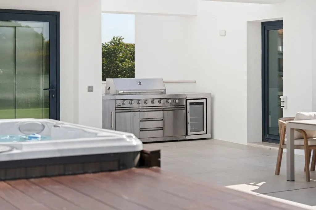 Terrasse - Contemporary Villa with Pool in Nueva Andalucía