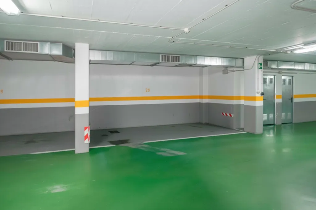 Garage - T4 Apartment with Garage in Cambre