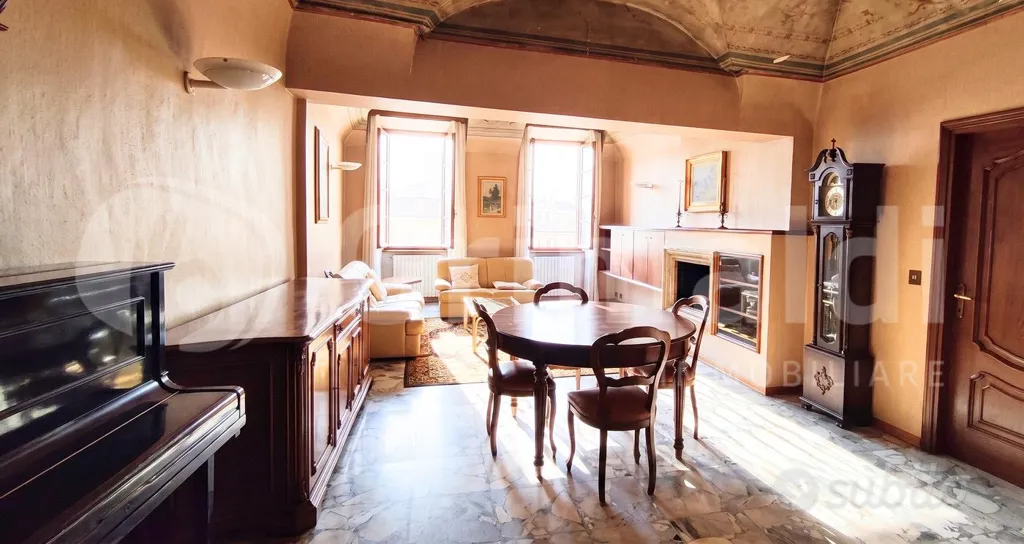Salle à manger - Historic Apartment in Bobbio's Piazza Duomo