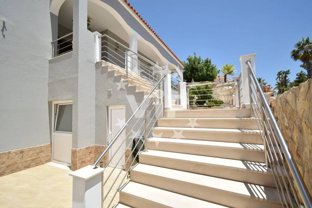 Toad - Luxury Villa with Pool in Quarteira