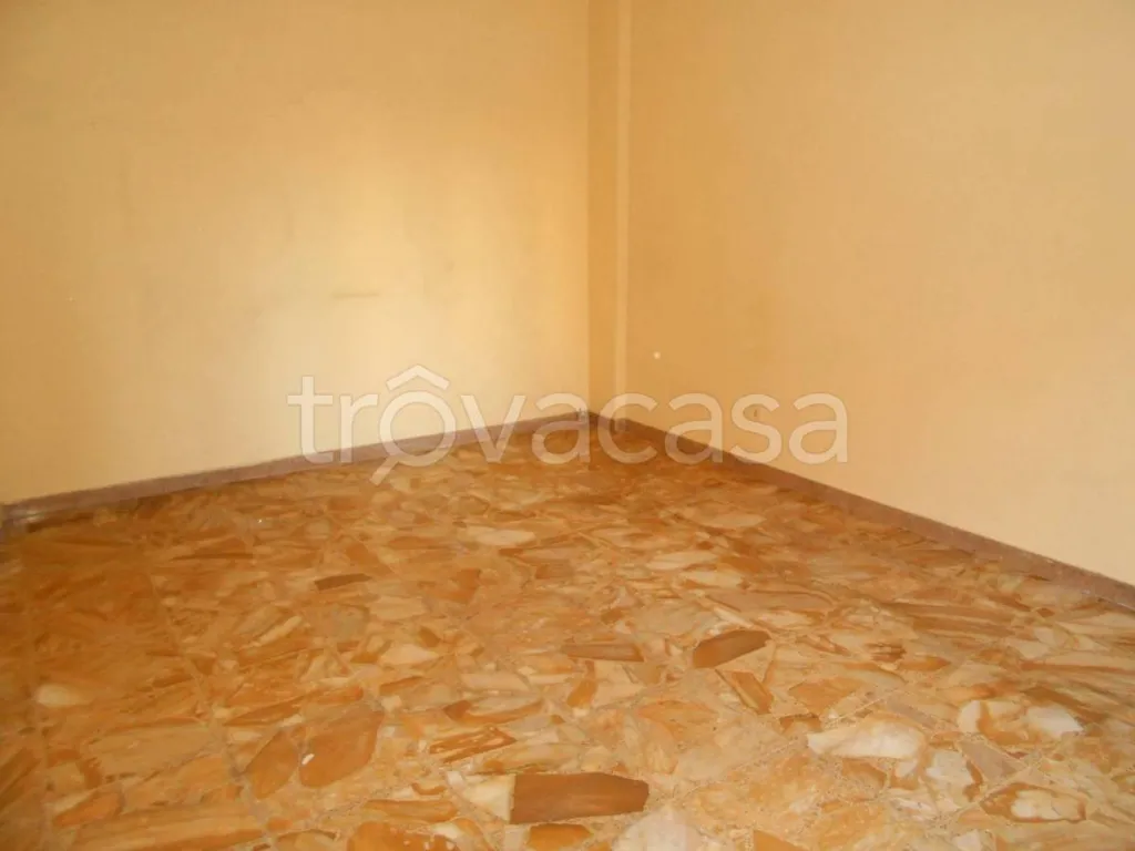 Pièces - Trilocale with Balcony in Rivoli