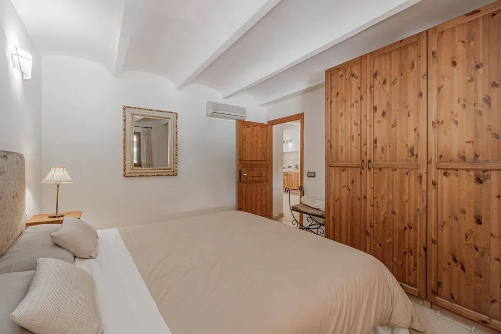 Bedrooms - Luxury Farmhouse with Pool in Calvià